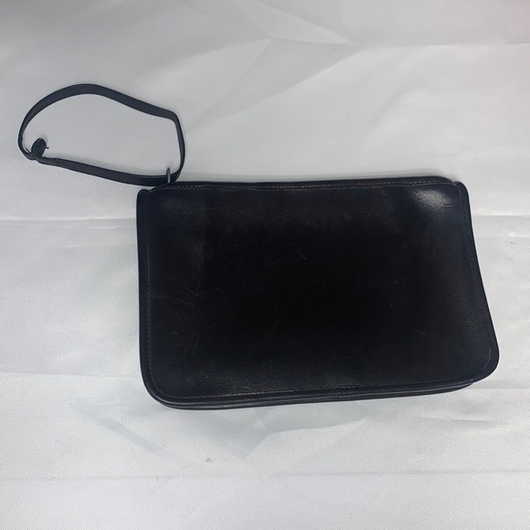 Coach Handbags - Vintage Coach Wristlet